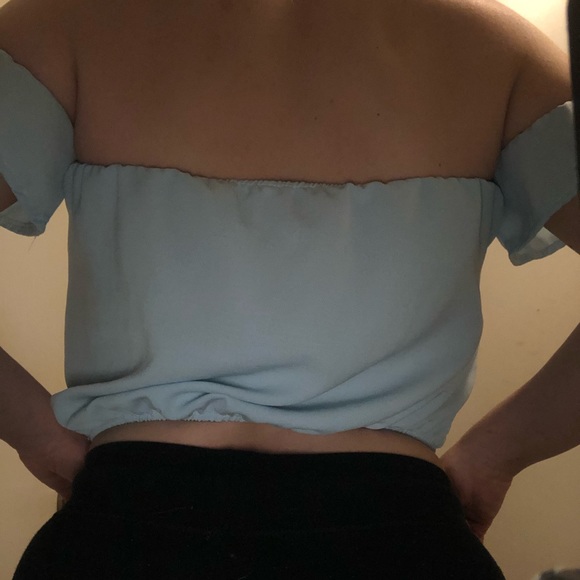 🌟*SOLD. Off the should crop top - Picture 7 of 11